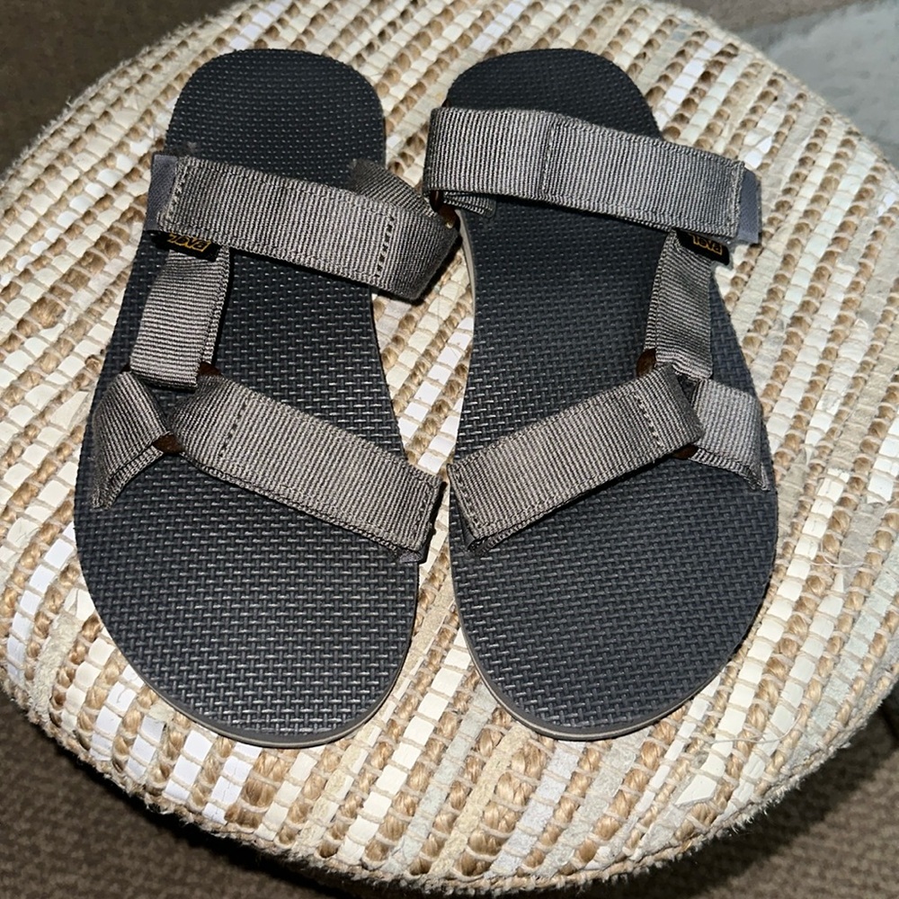 NEW Mens TEVA UNIVERSAL SLIDE Grey US Size 9 WATER STRAP SANDALS